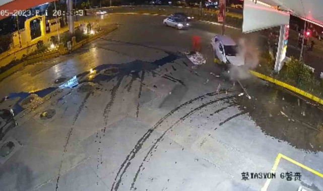 Polisin 'dur' ihtarına uymadı, kaçarken refüje çarptı