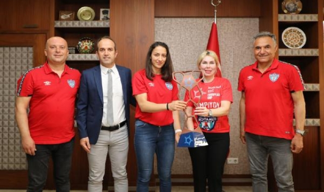 Rektör Özkan Avrupa şampiyonlarını ağırladı