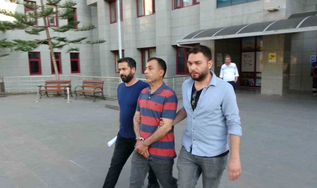 Tartıştığı kişiyi öldürdü, yetmedi eve gelip eşine saldırdı !