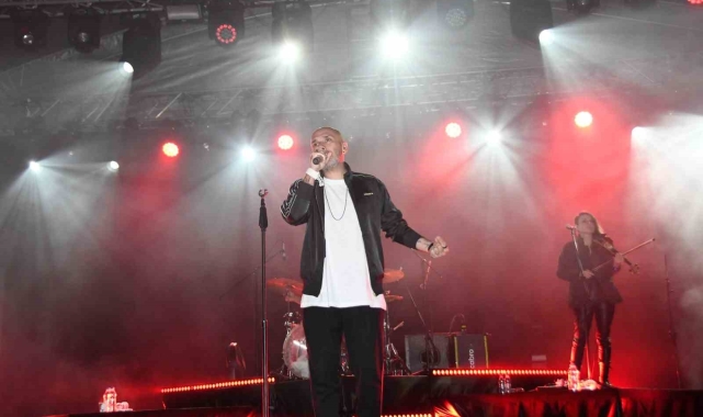 Ünlü rock grubu Gripin Kemer'de konser verdi