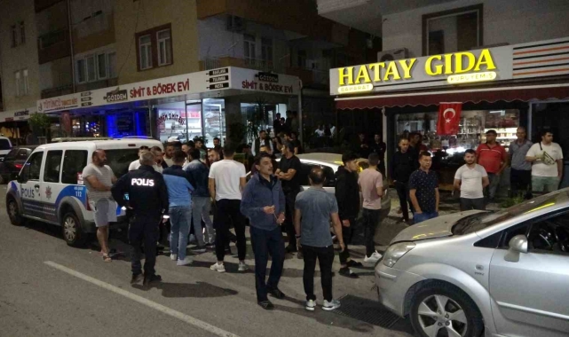 Zincirleme kaza sonrası kendilerini sokağa atıp sinema izler gibi izlediler