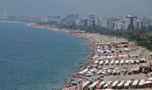 Antalya'da 300 bin kişilik hareketlilik