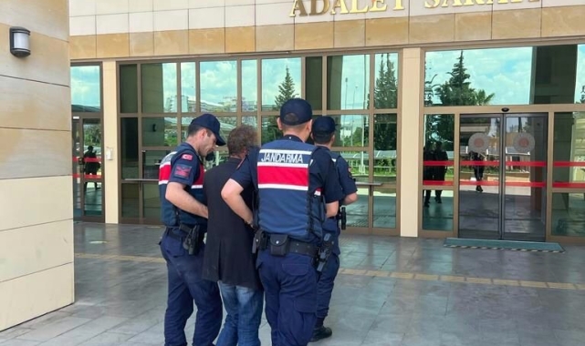 Antalya'da 41 ayrı suçtan 24 yıl 5 ay hapis cezasıyla aranan firari yakalandı