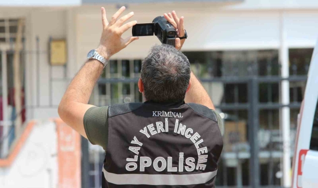 Antalya'da apartman yöneticisi evinde ölü bulundu