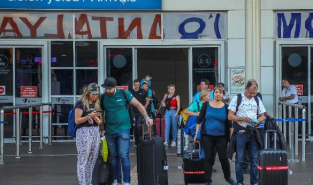 Antalya'ya hava yoluyla gelen turist sayısı 5 milyonu aştı