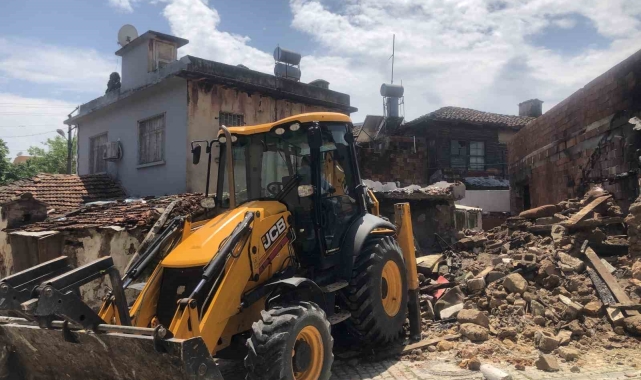 Balbey Mahallesi'nde metruk yapılar yıkıldı