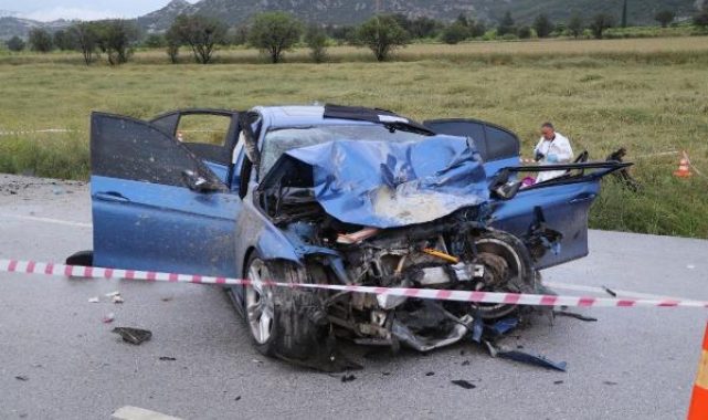 Burdur'da kontrolden çıkan otomobil, refüjü aşıp ciple çarpıştı: 5 ölü, 5 yaralı !