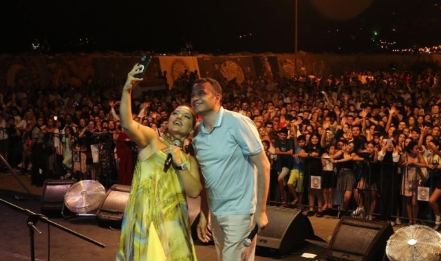 Kaş'ta Demet Akalın rüzgarı