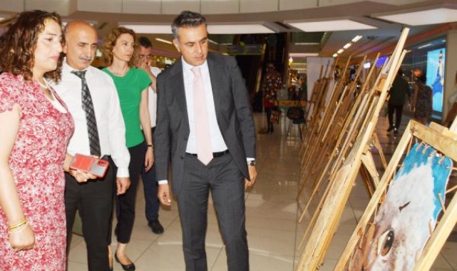 Müdür Çalışkan'ı hayran bırakan sergi