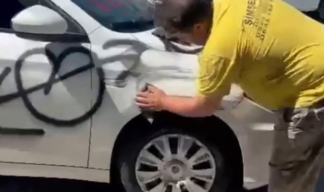 Saplantılı aşığın aşk duvarına döndürdüğü otomobil paklandı !