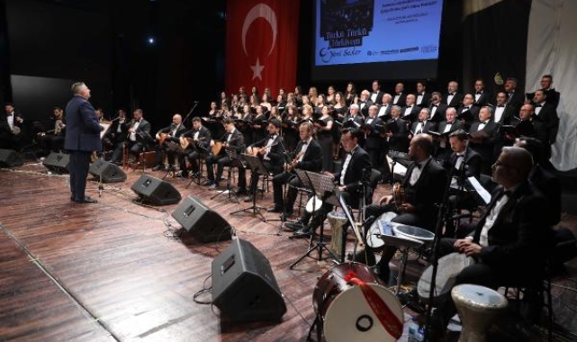 Türkü Türkü Türkiye'm konseri coşturdu