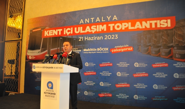 Yabancılar Antalya trafiğini felç etti 