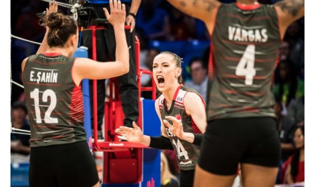 A Milli Kadın Voleybol Takımı, Milletler Ligi'nde şampiyon oldu !