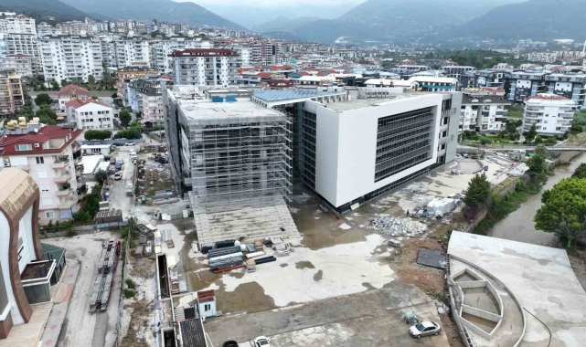 Alanya'nın dört bir yanında çalışmalar hızla sürüyor