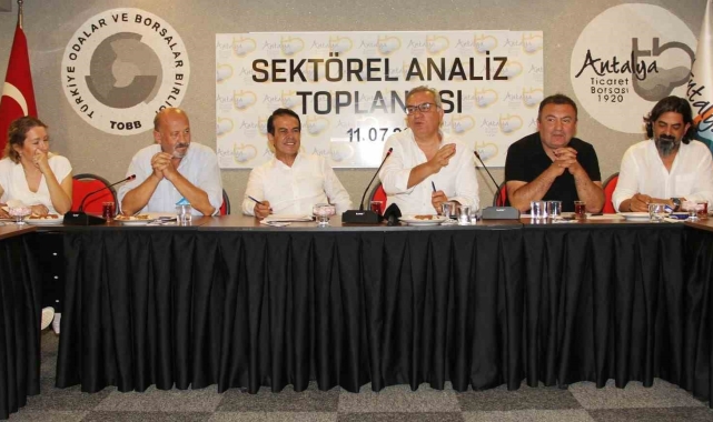 ATB öncülüğünde kesme çiçek sektörü masaya yatırıldı