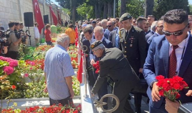 Edirnekapı'da 15 Temmuz Şehitliği'nde anma töreni