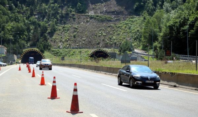 Heyelandan temizlenen Bolu Dağı'nda ulaşım normale döndü
