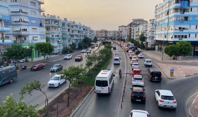 Antalya'da motorlu kara taşıtları sayısı 1 milyon 399 bin 627 oldu