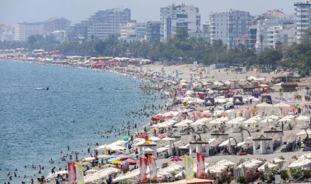 Antalya'da yüzde 76'ya ulaşan nem, bunalttı