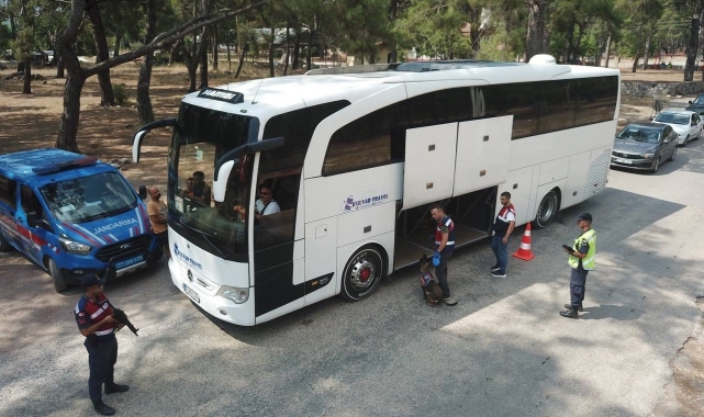 Antalya'nın gözde turizm merkezlerinde uyuşturucu operasyonu: 11 gözaltı