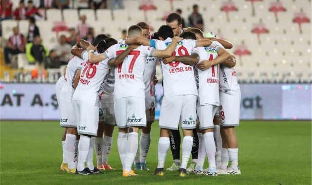 Antalyaspor attığı 2 golle, 2 puan aldı