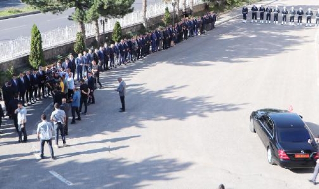 Erzurum'a atanan Vali Çiftçi, görevine başladı