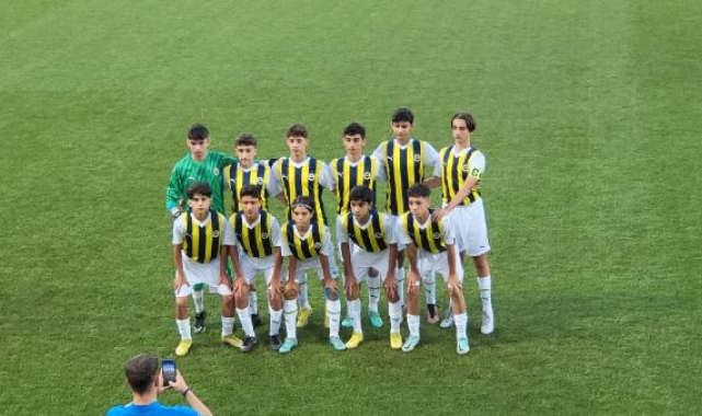 Fenerbahçe, genç futbolcularını Moskova'da görücüye çıkardı