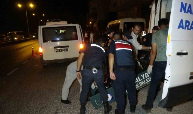 Hatay'da depremden kurtulan kadın, Antalya'da yaya geçidinde hayatını kaybetti