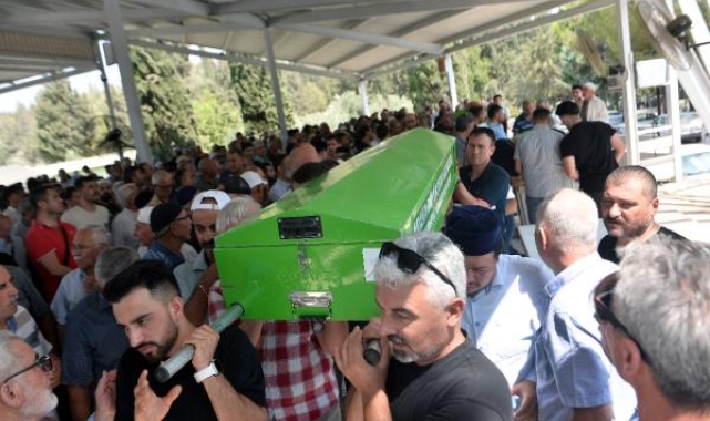 Kazada ölen anne, kızı ve ikiz kardeşi toprağa verildi