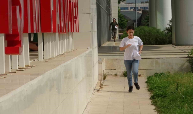 Lisansüstü eğitimi almak isteyenler sınava yetişmek için zamanla yarıştı