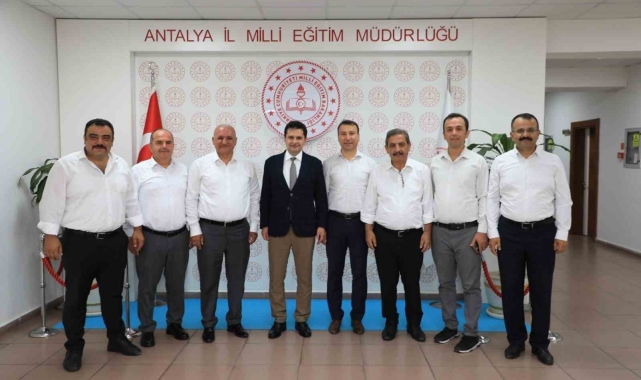 Miran:" Antalya eğitim çalışanlarının gösterdiği özveri ve hayırseverlerin desteği ile örnek şehir"