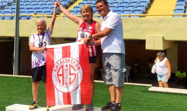 Türkiye Masterler Şampiyonası'na Antalyaspor damga vurdu