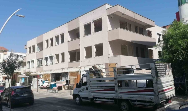 Antalya'da riskli yapımın yıkımında gerginlik