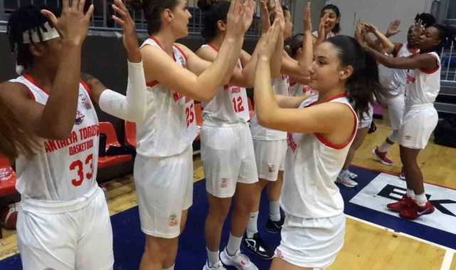Kepez'in yetiştirdiği Hazal Çetin ile Elif Çayır rakip oldu