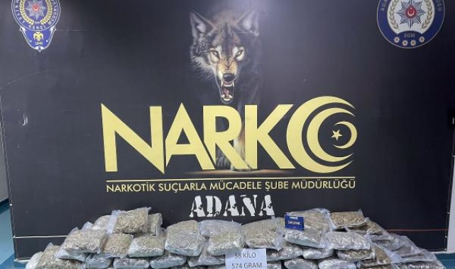Minibüsteki mobilyaların içinden 58 kilo esrar çıktı !