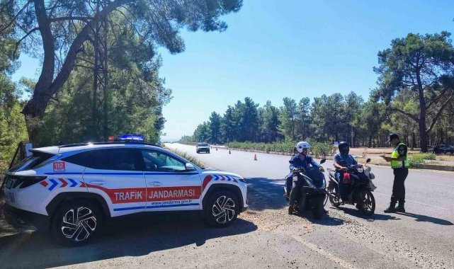 Antalya'da kurallara uymayan motosiklet sürücülerine ceza yağdı