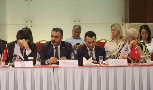 Antalya'da "Türk devletlerinin ekonomik gücü ve getireceği fırsatlar" konferansı düzenlendi