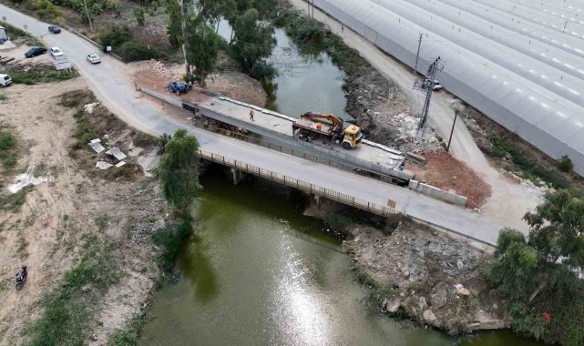 Büyükşehir Belediyesi'nden Kundu'ya yeni köprü