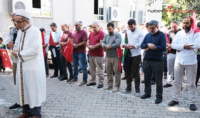 Alanya'da şehitler için gıyabi cenaze namazı