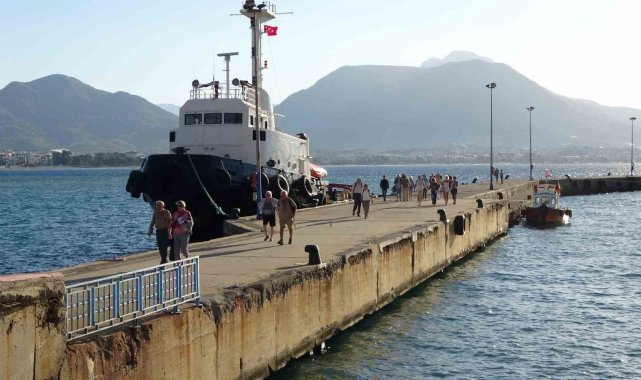 Alanya ekonomisine ''kruvaziyer'' gemileri katkı sağlıyor
