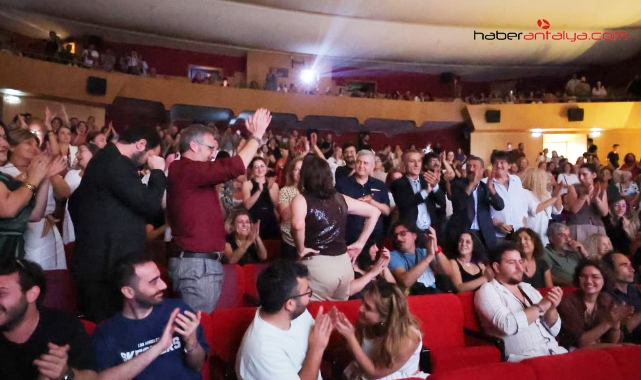 Altın Portakal'da prömiyeri yapılan "Mukadderat" dakikalarca alkışlandı
