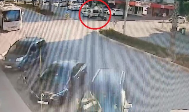 Önünde giden kamyonete arkadan çarptı: O anlar güvenlik kamerasında