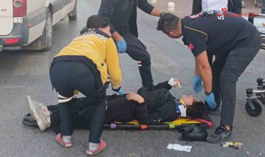 Kırmızı ışık ihlali kazayı beraberinde getirdi, genç kız acı içerisinde kaldı