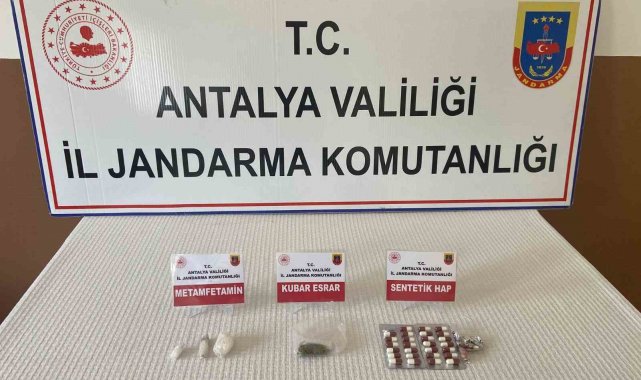 Otobüste üzerinden 5 çeşit uyuşturucu çıkan yolcu tutuklandı