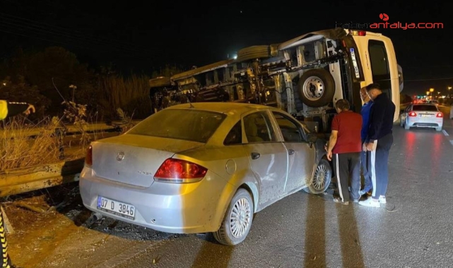 Otomobil ile çarpışan servis minibüsü yan yattı, şans eseri yaralanan olmadı