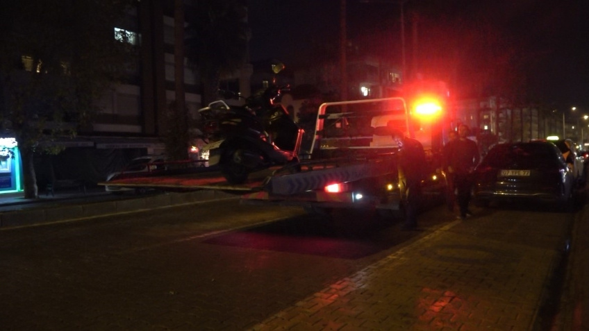Antalya’da ’dur’ ihtarına uymayan 16 yaşındaki çocuk motosikletle polise çarptı
