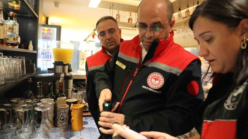 Antalya’da yılbaşı öncesi alkollü i işletmeler denetlendi