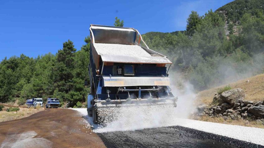 Antalya’nın kırsal yollarına iki yılda 754 milyonluk yatırım