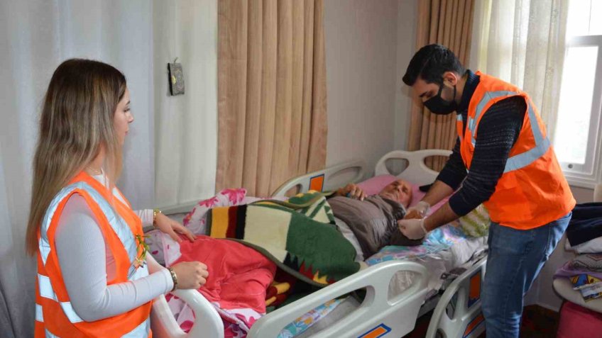 Büyükşehir Belediyesi Alanya’da hastalara fizyoterapi desteği veriyor
