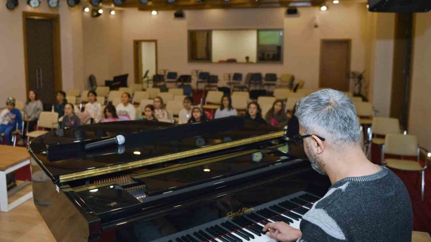Konyaaltı’nda geleceğin sanatçıları yetişiyor